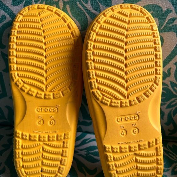 CROCS Wu Tang Clan Black & Yellow Slip On Slides Size 6 - Picture 4 of 7